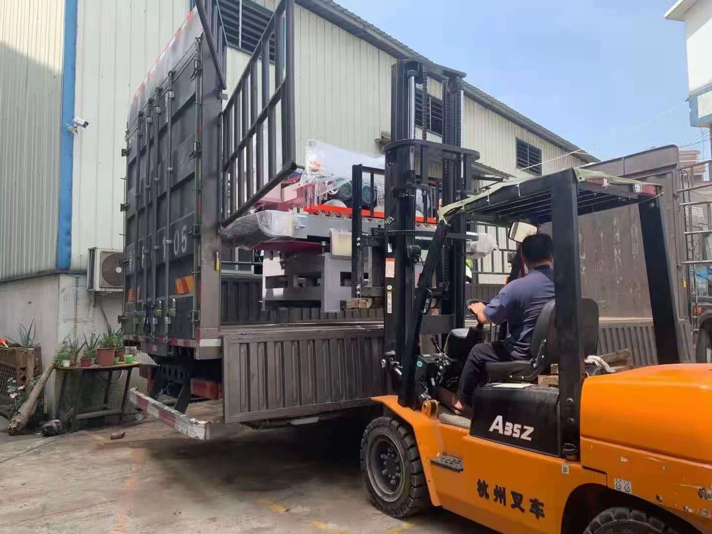 1200型数控三刀切割机